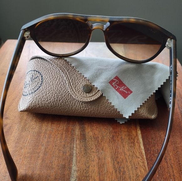 Ray Ban Sunglasses - Picture 2 of 4